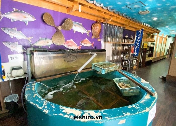 Không gian và dịch vụ