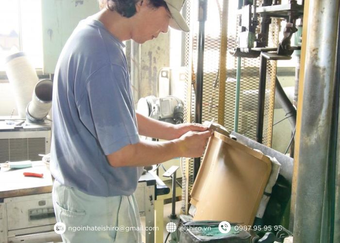 Quy Trình Tỉ Mỉ: Loại Bỏ Không Khí – Bí Quyết Tăng Mật Độ Và Độ Bền